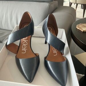 Calvin Klein Navy 6.5 Gella pump 3 inch heel